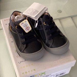 GEOX Antibacterial Insole shoe for Toddlers. Brand new in box.  Size 4 1/2. Navy